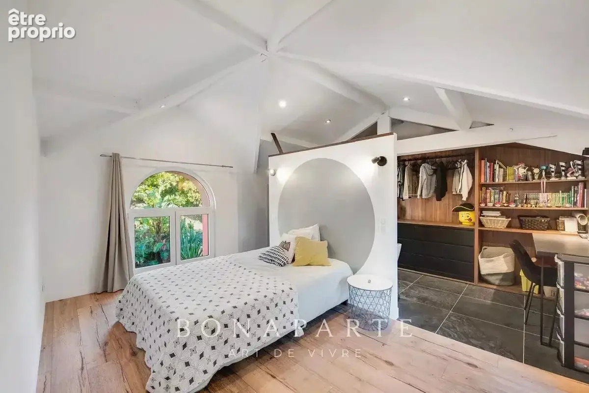 Exclusif  saint raphael / plateau notre dame - villa renovee - photo 9