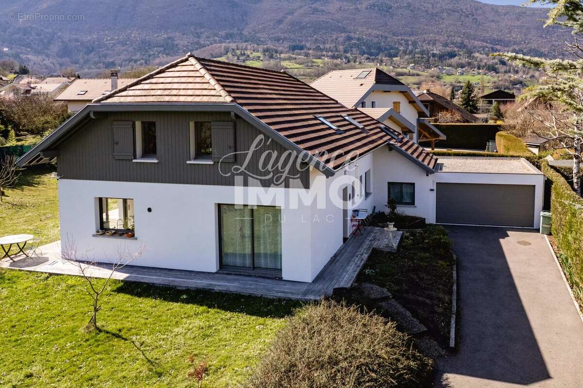 Maison à SAINT-JORIOZ