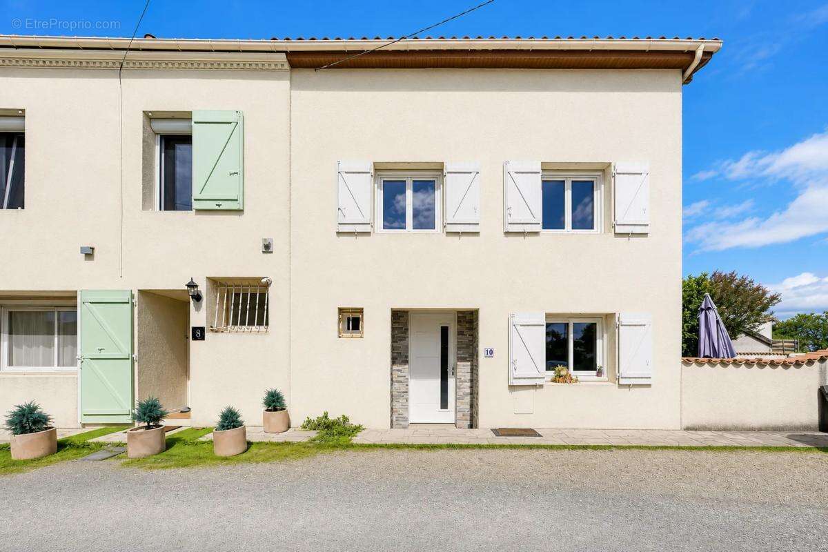 Maison à IZON