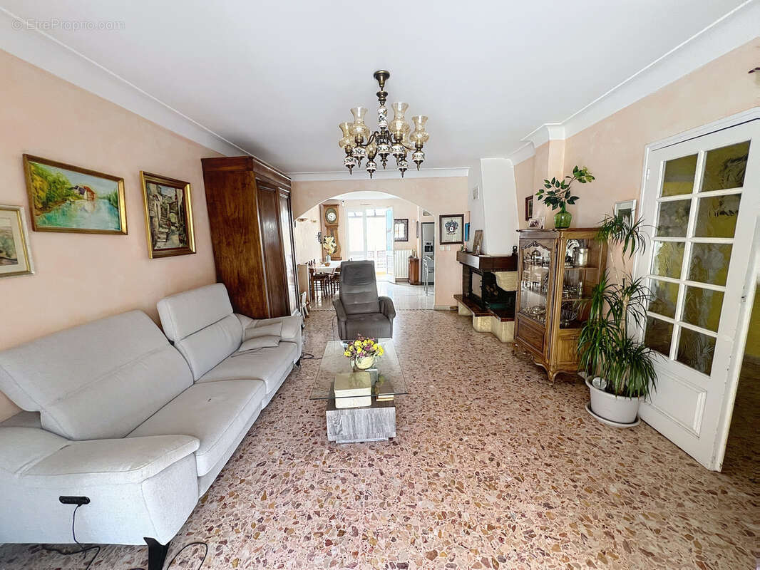 Secteur residentiel - villa 3  faces 170 m2 hbts  sur 441 m2 de terrain  - - photo 11