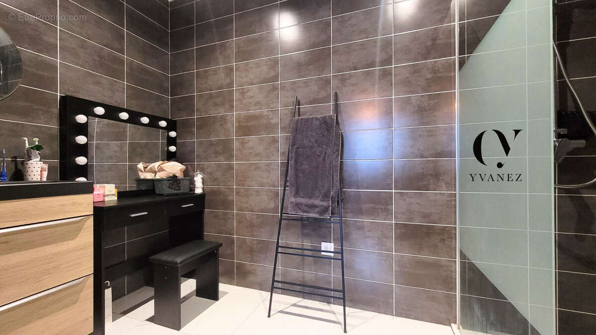 Maison à VAL-D&#039;IZE