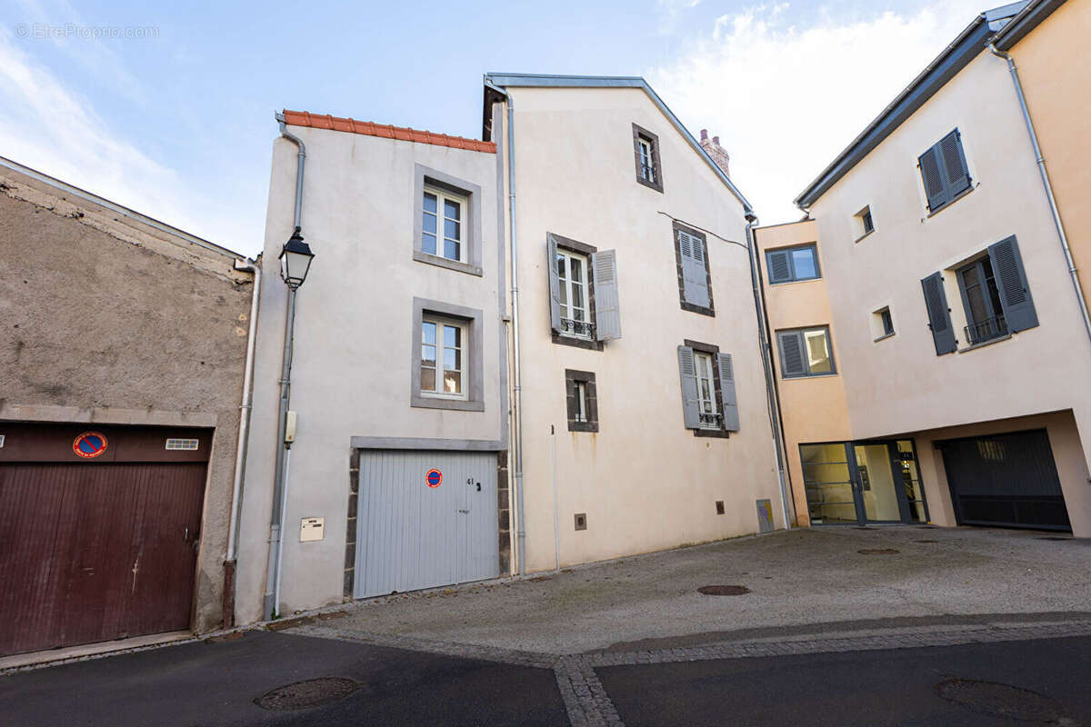 Maison à CLERMONT-FERRAND