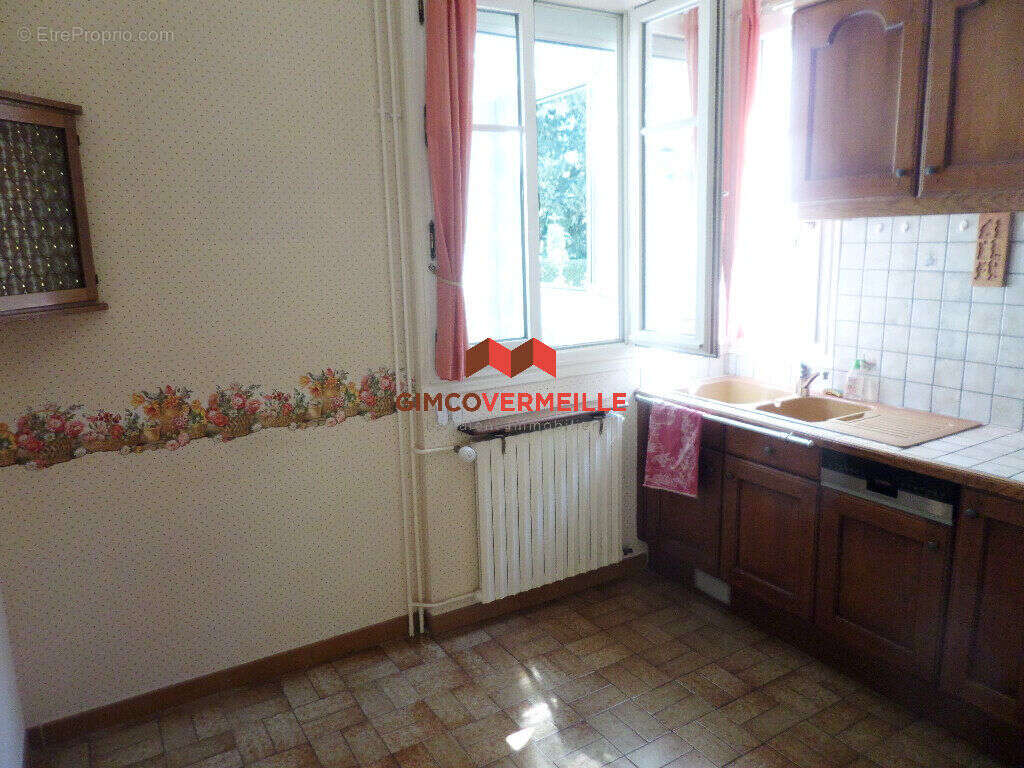 Maison à LA CELLE-SAINT-CLOUD