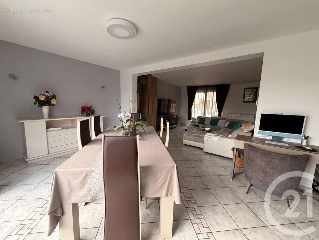 Maison à SAINT-MARD