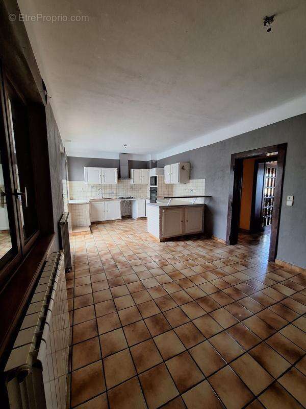 Maison à SEMECOURT