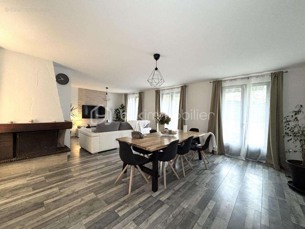 Maison à SAINT-FARGEAU-PONTHIERRY