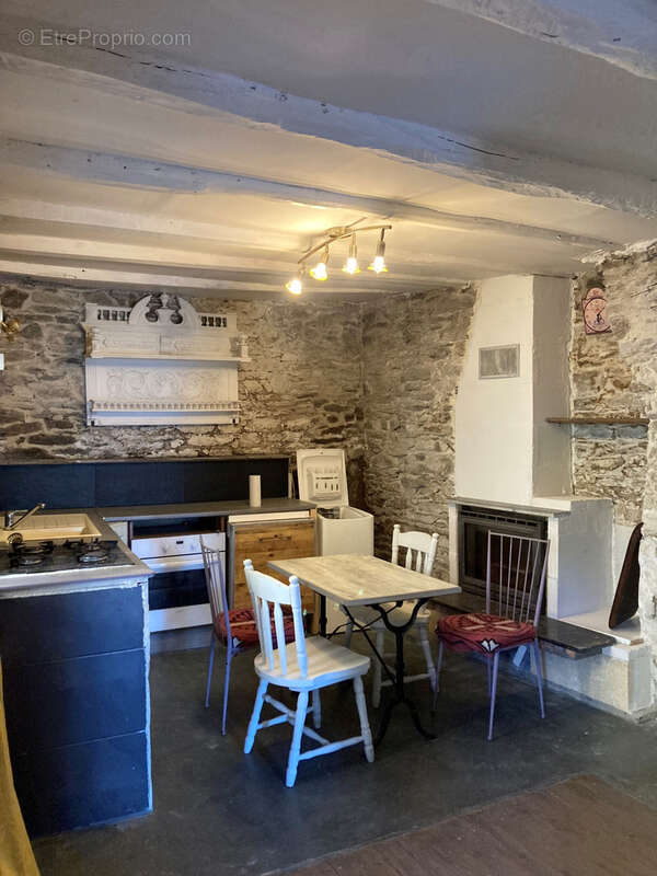 Maison à CASTANS