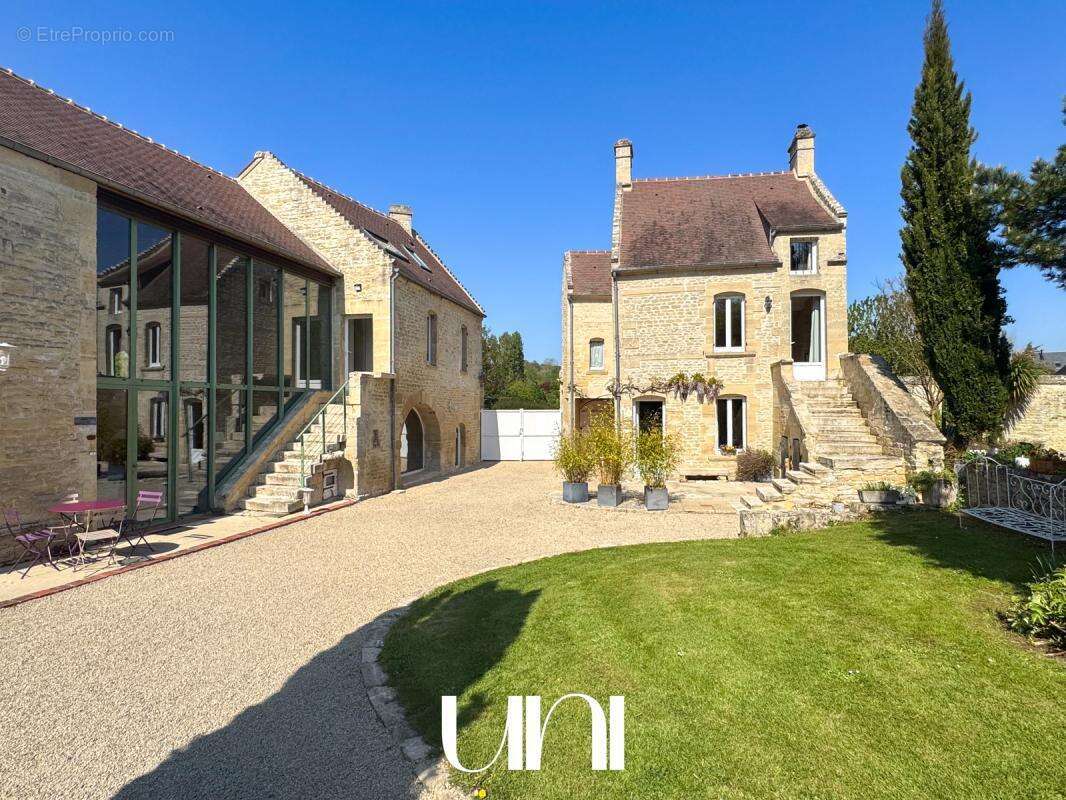 Maison à FONTAINE-HENRY