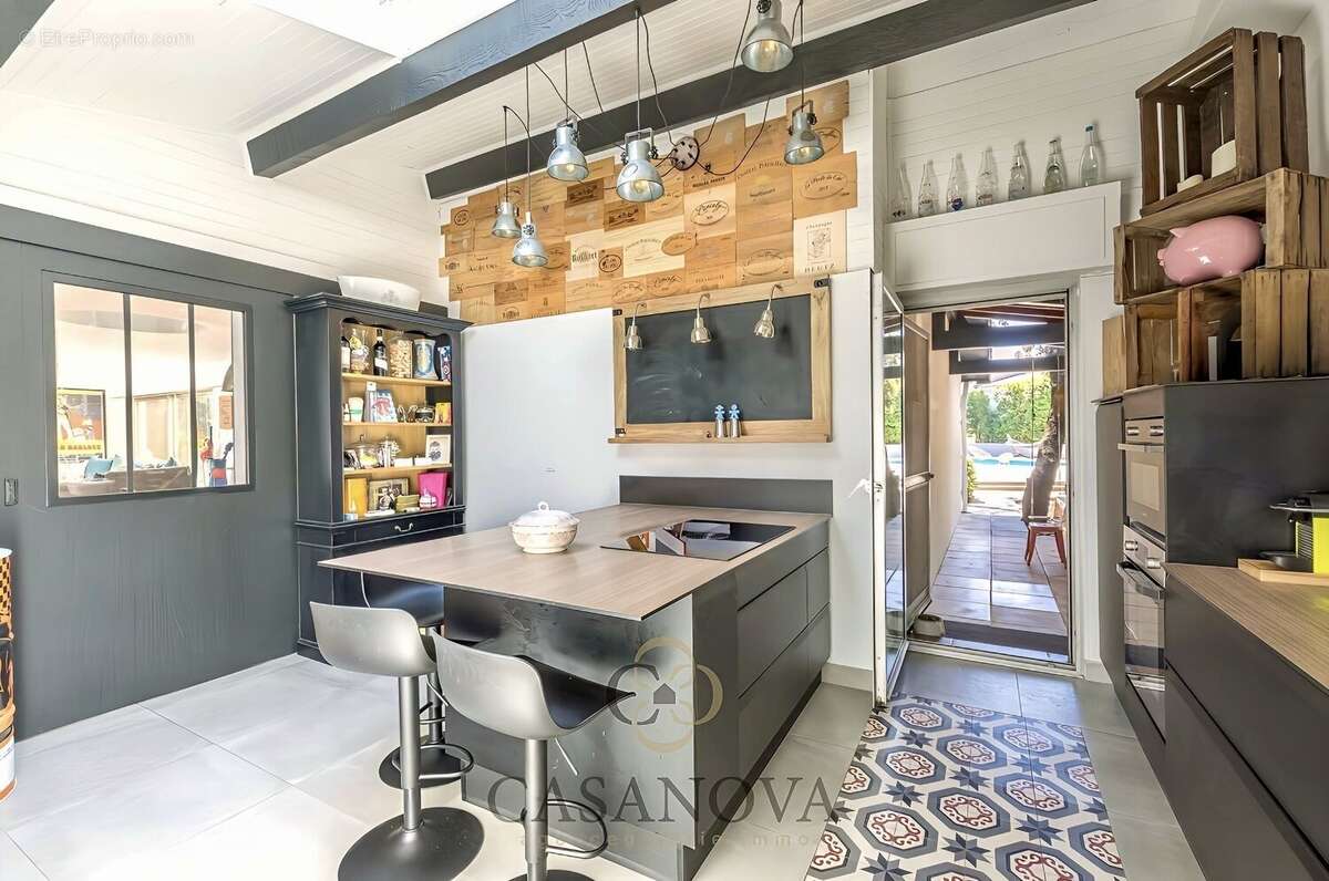 Maison à SAINT-JEAN-DE-VEDAS