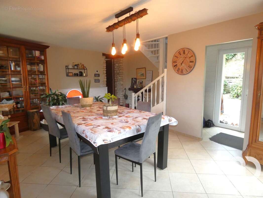 Maison 190 m² à Montchauvet  - photo 3
