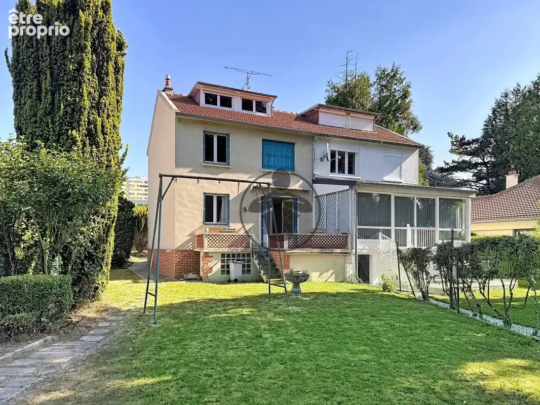 Maison à SAINT-QUENTIN