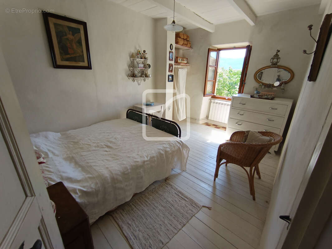 Maison ancienne de caractère au charme d'antan préservé sur terrain de 912 m2 - photo 12