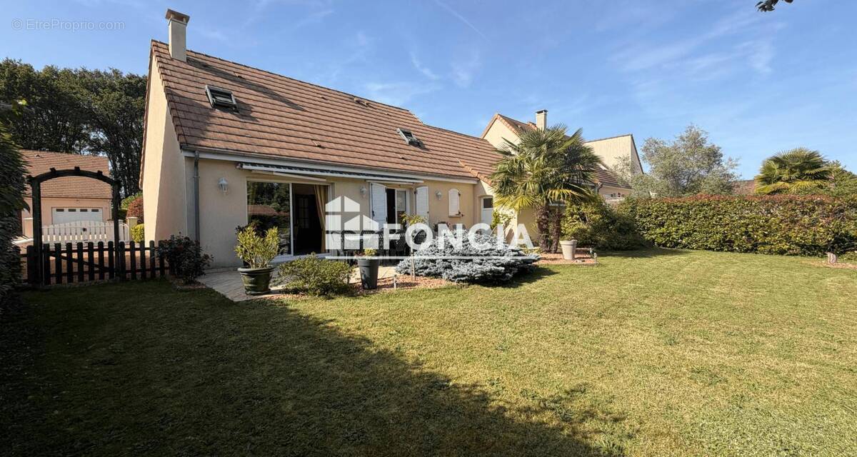 Maison à MONCE-EN-BELIN
