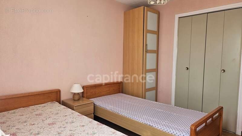 Appartement à vendre 4 pièces LA LONDE LES MAURES  CENTRE VILLE (83) - photo 9
