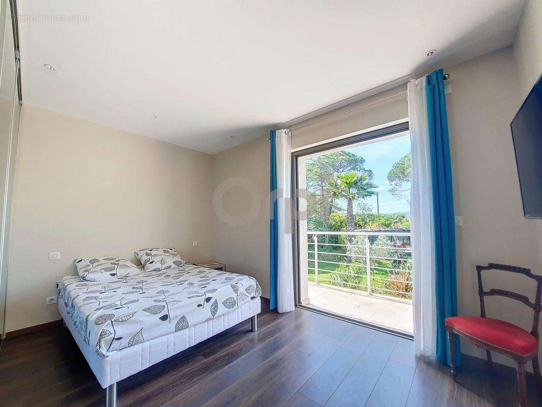 Propriété de Prestige avec Piscine spa et Terrain de tennis à Roquebrune-sur-Argens - photo 14