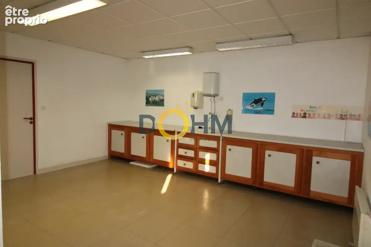 A vendre ambert local professionnel 50.60 m2 - photo 2