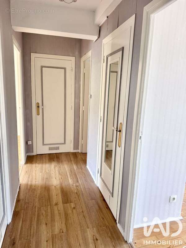 Appartement 75 m² à Saint-Etienne  - photo 3
