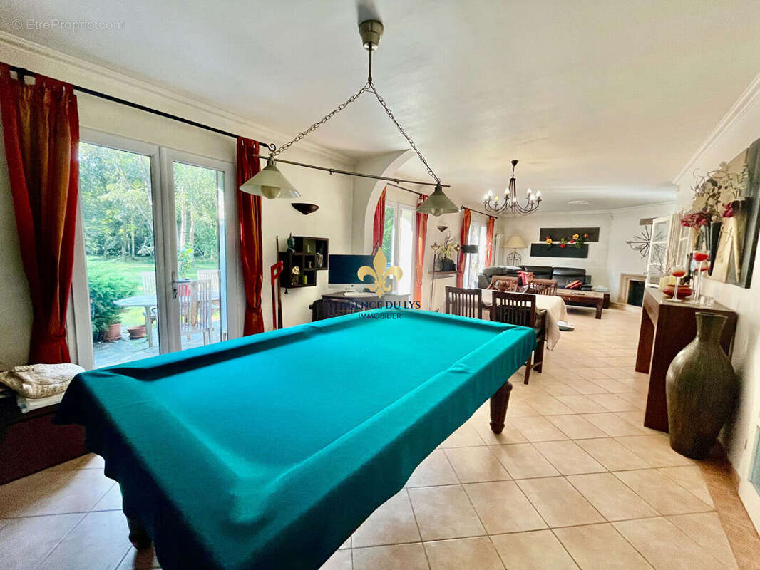 Maison à ORRY-LA-VILLE