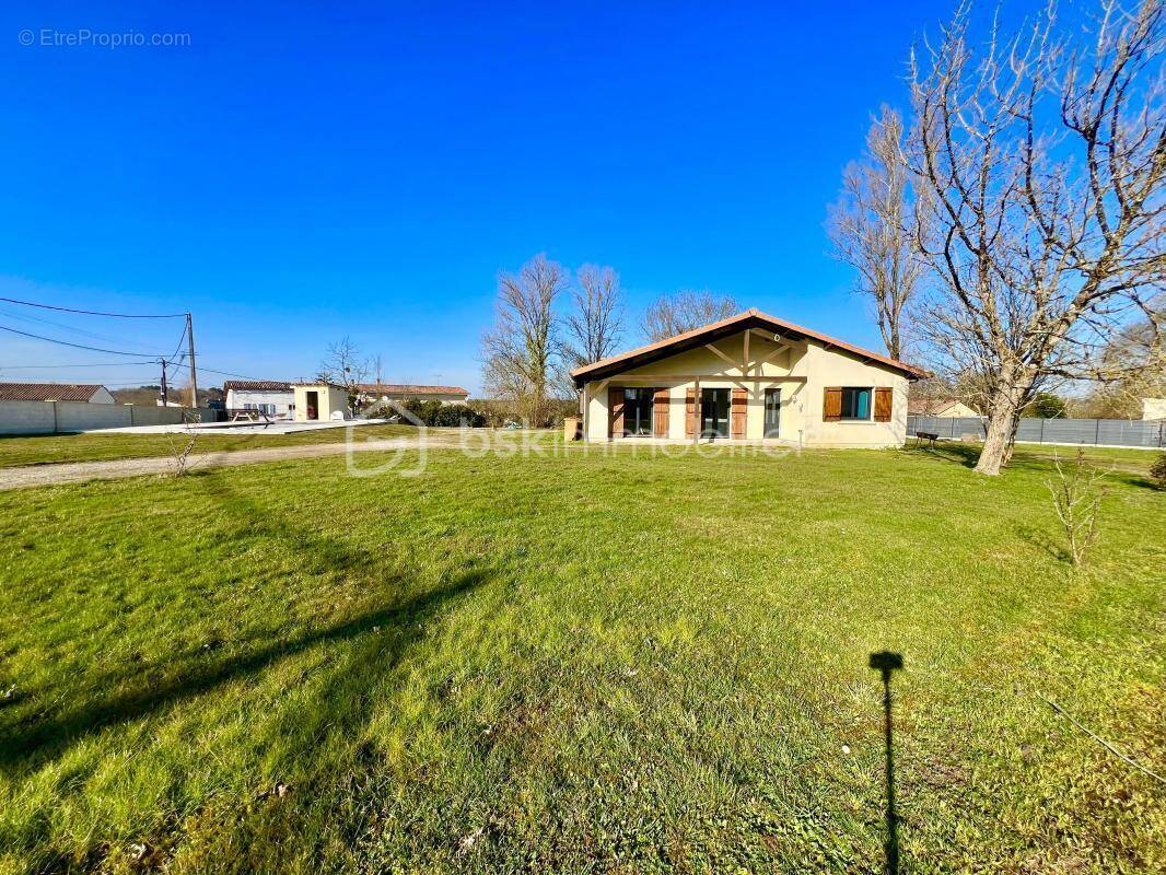 Maison à SAINT-MARTIN-DE-LAYE