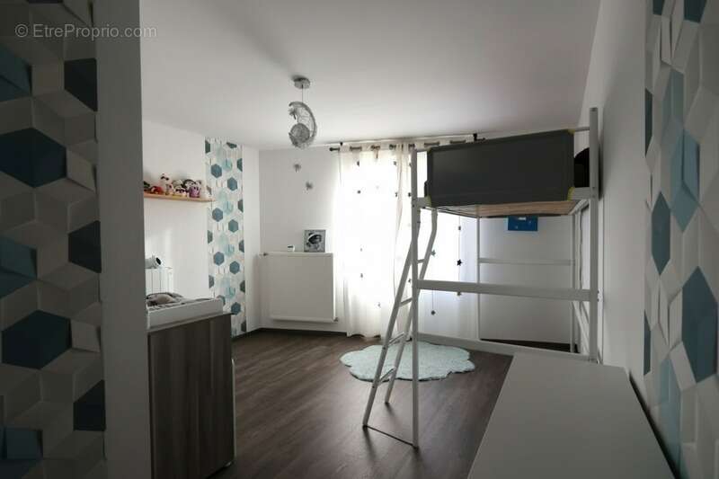 Maison à MANGIENNES