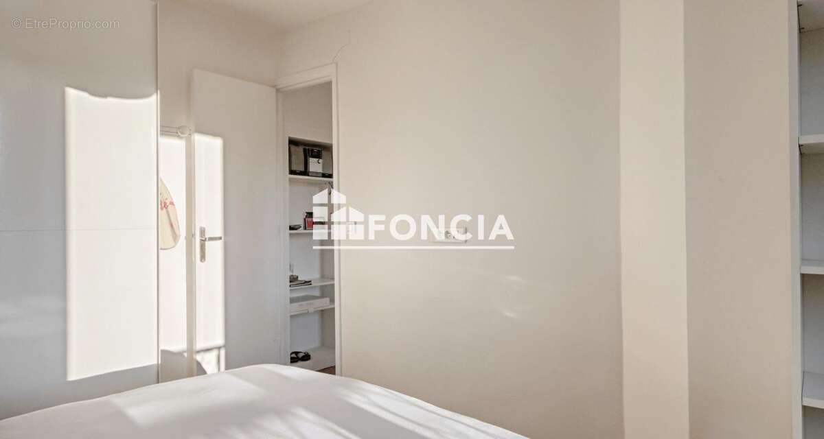 Appartement à PARIS-14E