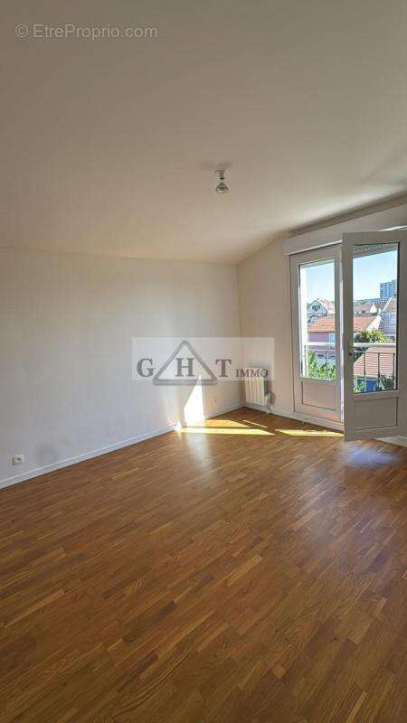 Immeuble a vendre entièrement rénové – 3 logements – saint-denis - photo 13