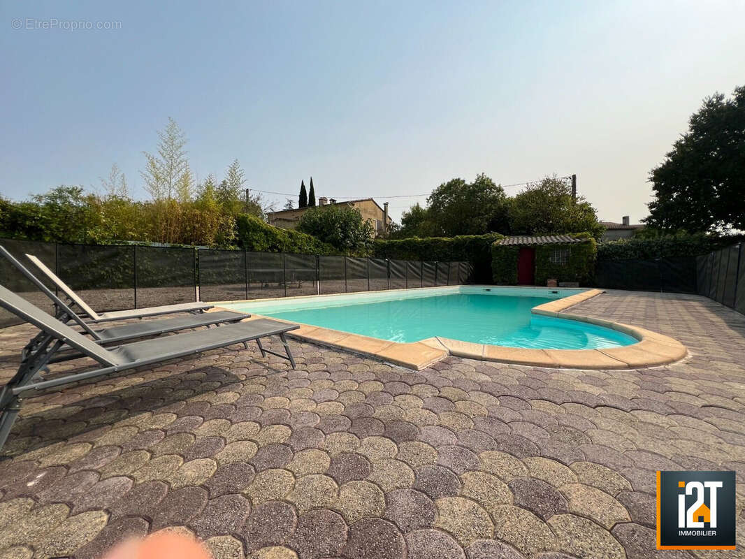 Terrain à LA CALMETTE
