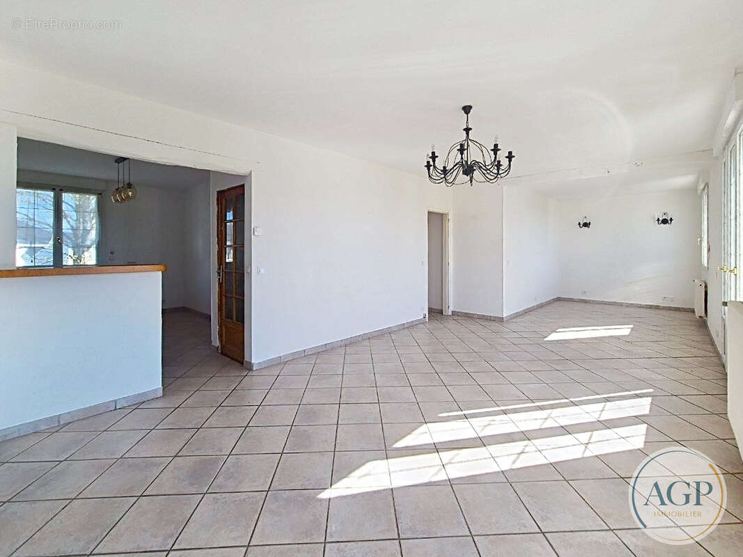 Maison 3 pièces, sur sous sol complet - photo 2