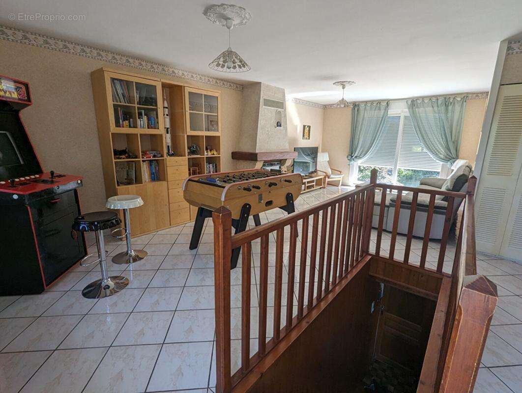 Maison à SAINT-ETIENNE-DE-MONTLUC