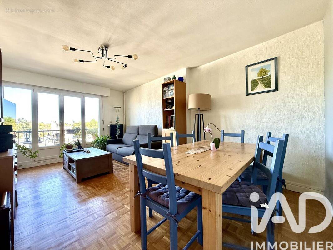 Photo 1 - Appartement à SAINT-MAUR-DES-FOSSES