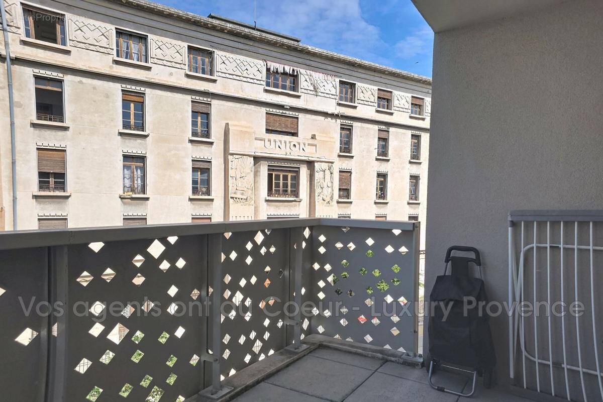 Appartement à MARSEILLE-3E