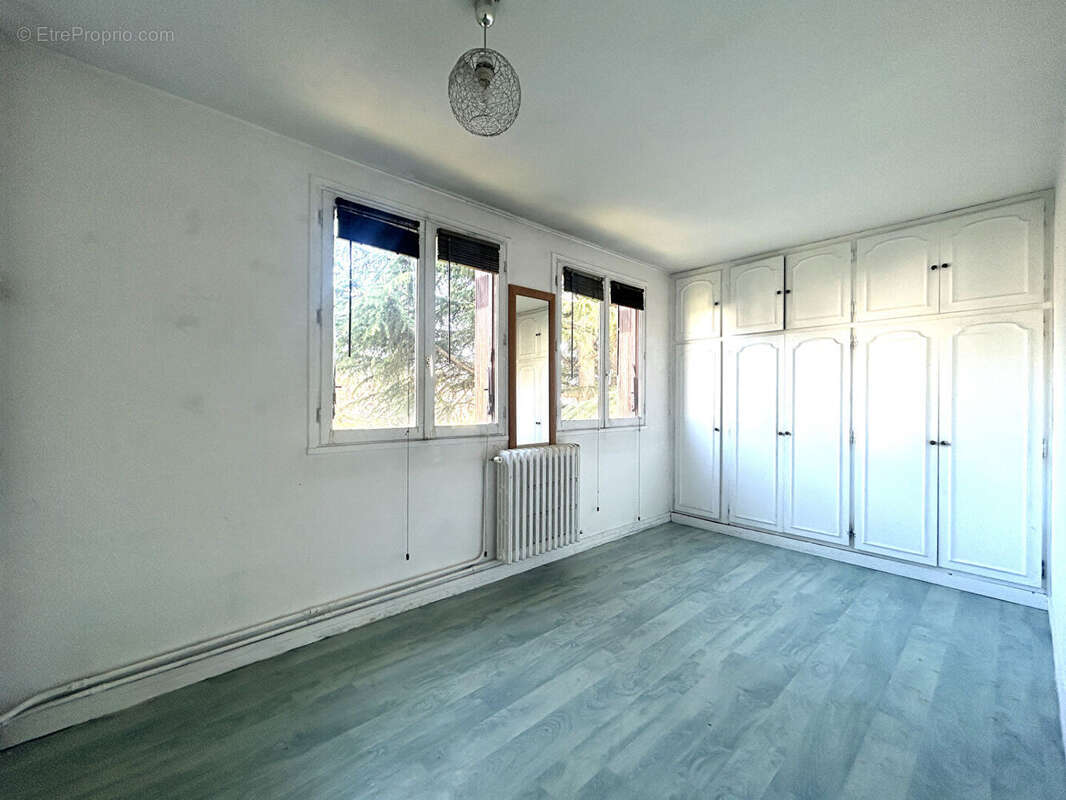 Appartement à FRESNES