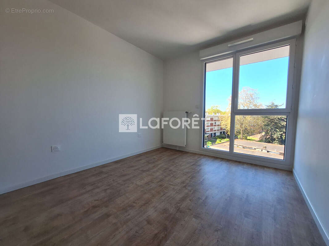 Appartement à VERNEUIL-SUR-SEINE