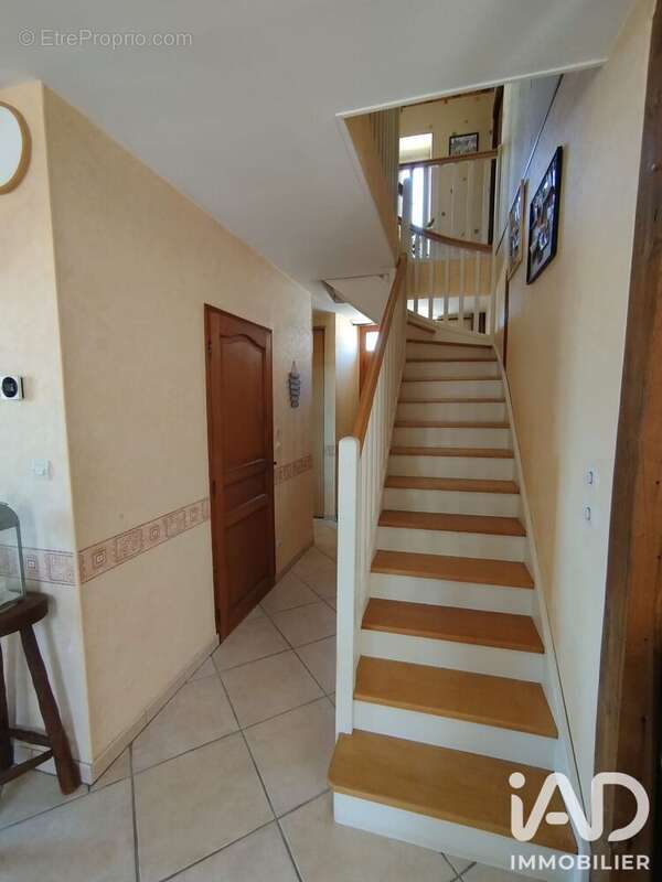 Maison 142 m² à Venesmes  - photo 8