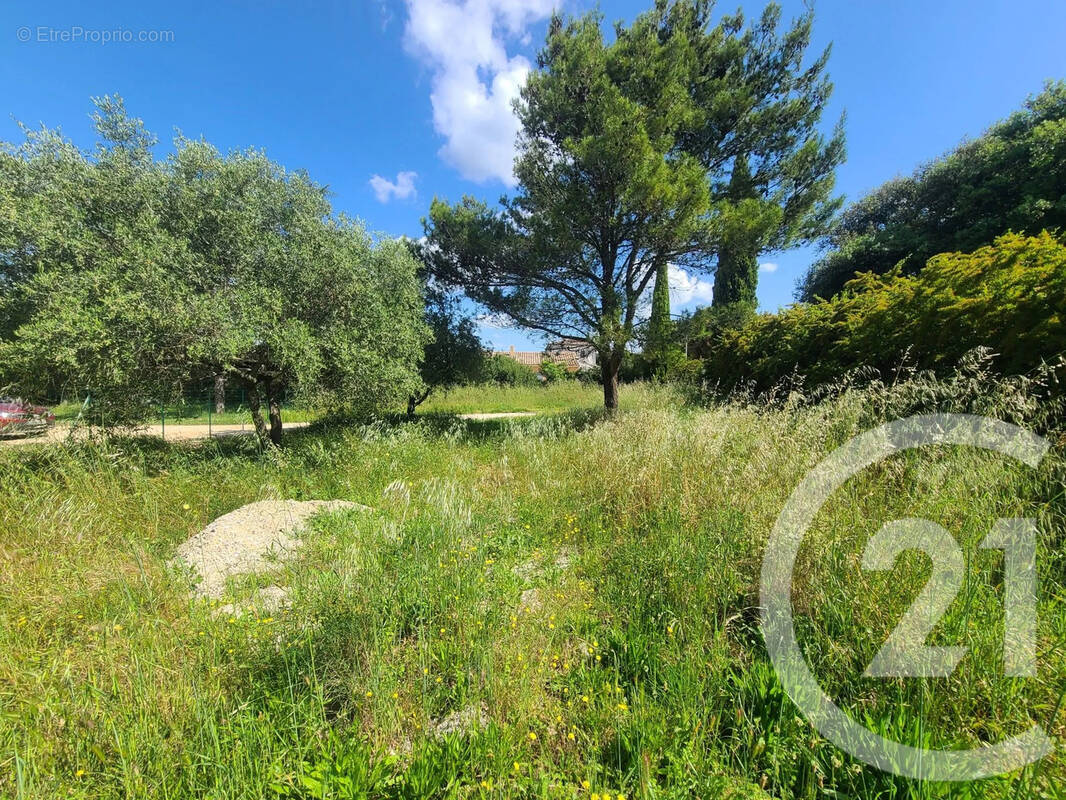 Terrain à UZES
