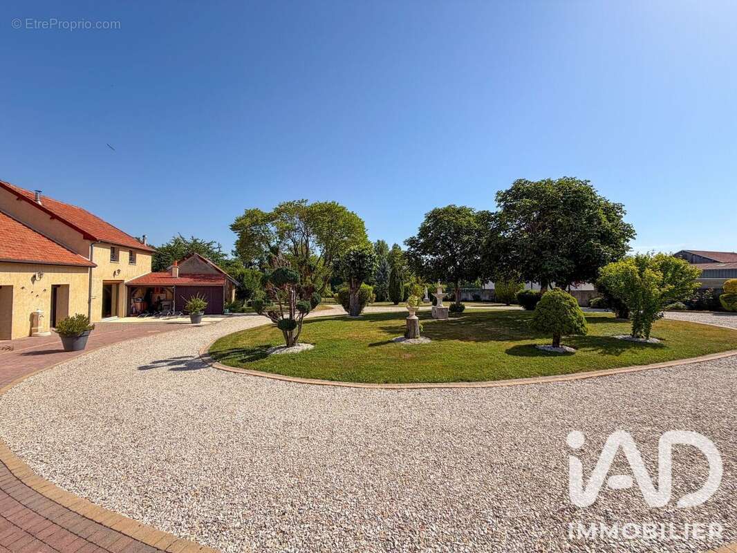 Maison 321 m² à Charny-Le-Bachot  - photo 6