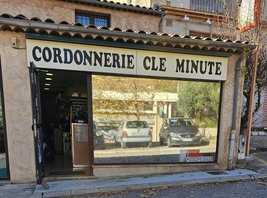 Commerce à CHATEAUNEUF-GRASSE