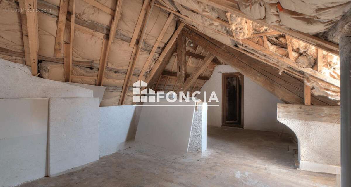 Appartement à BELLEGARDE-SUR-VALSERINE