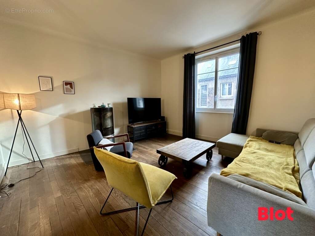 Appartement à MONTFORT-SUR-MEU