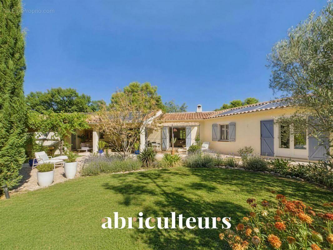 Maison à AUPS