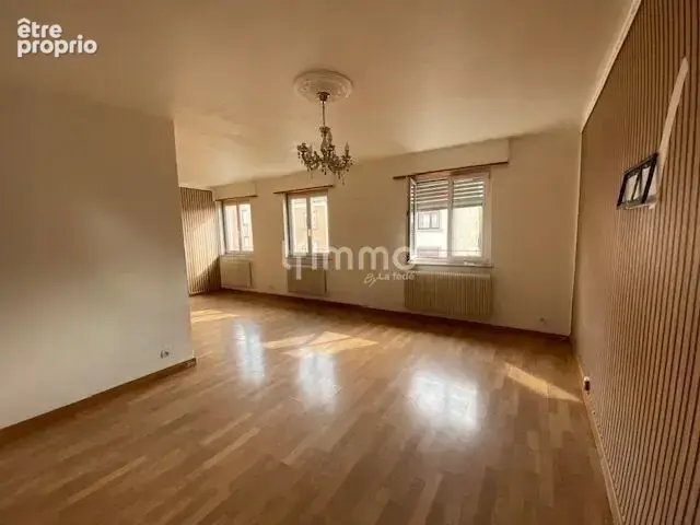 Immeuble comprenant un local commercial et deux appartements - photo 6