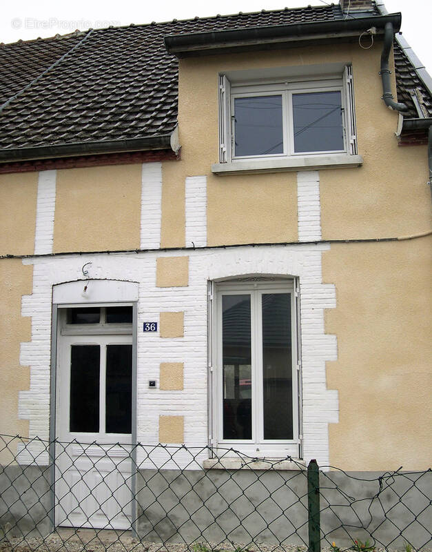 Maison à MAIZIERES-LA-GRANDE-PAROISSE