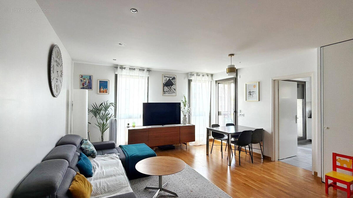 Appartement à NANTERRE