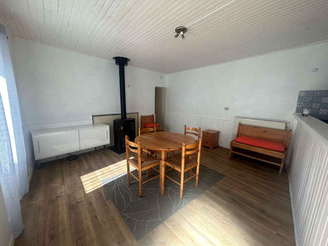Maison à PEYRELEVADE