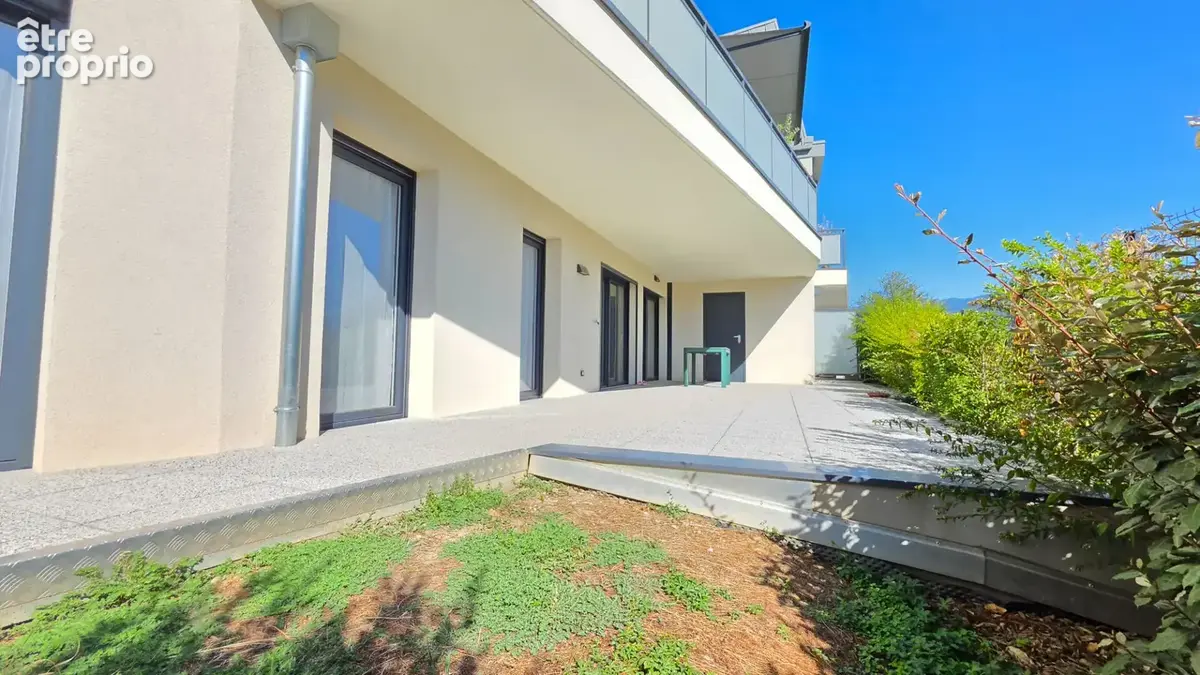 CHAMBERY - T4 avec terrasse, jardin et garage double - photo 8