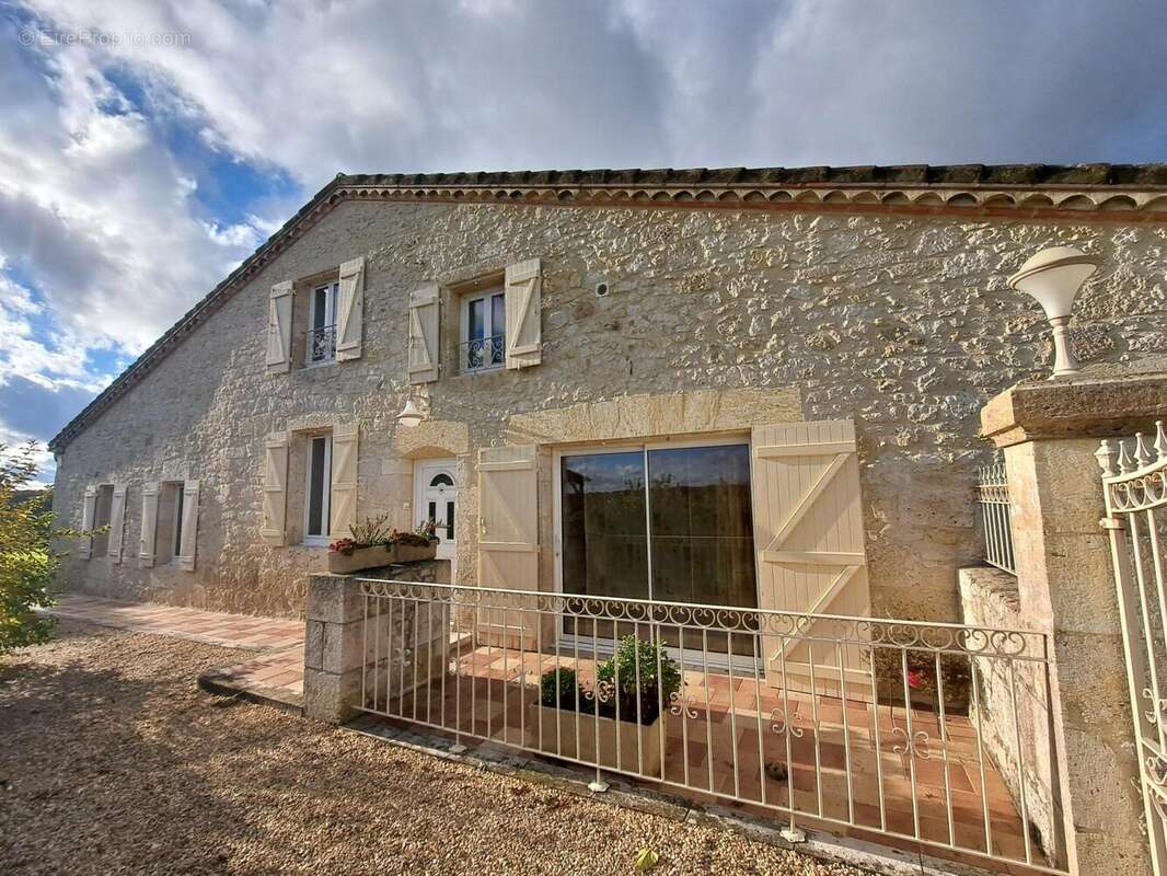 Maison à LA ROMIEU