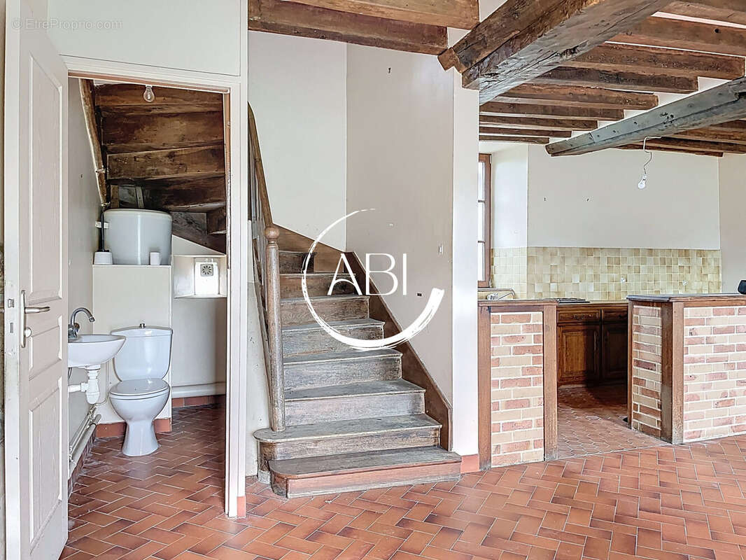 Maison à SAINT-CALAIS-DU-DESERT