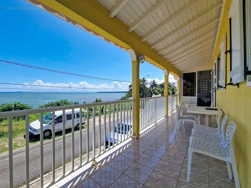 Maison à PETIT-BOURG