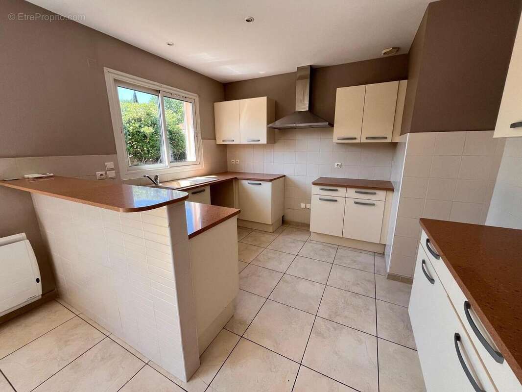   - Maison à TOULOUGES