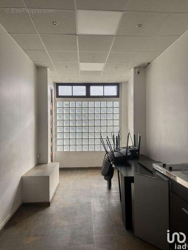 Photo 2 - Commerce à ARCUEIL